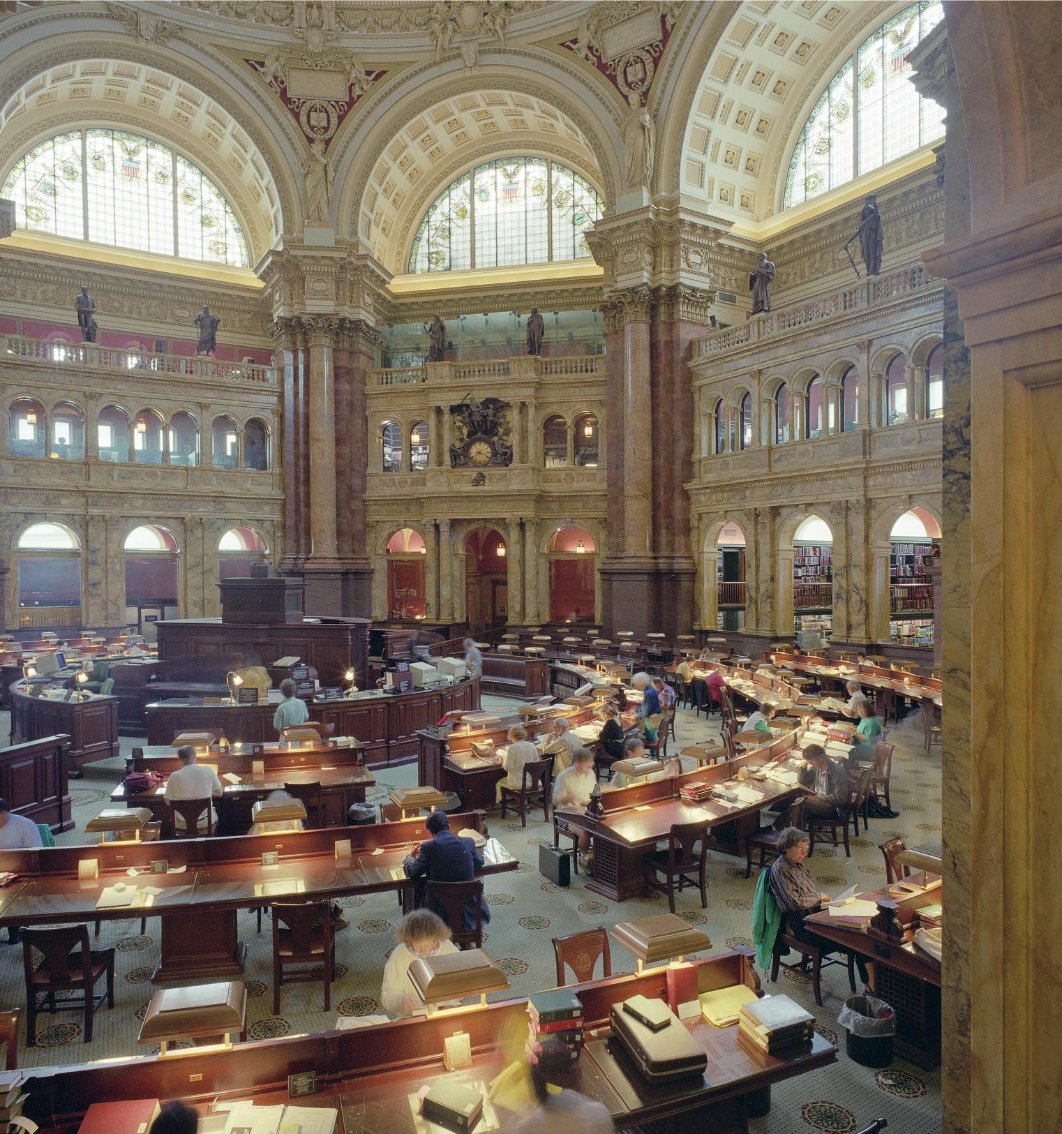 Readers using the Main Reading Room in the Library of Congress Thomas Jefferson Building